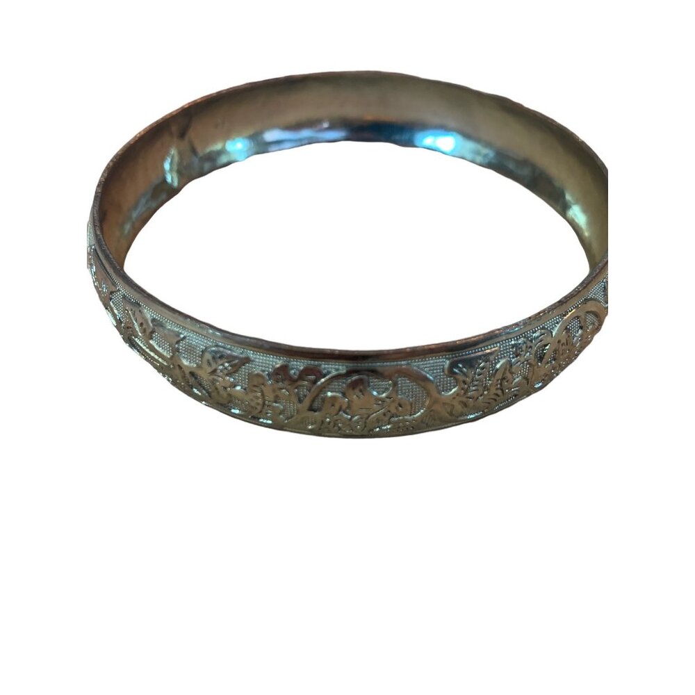 ✌️ 2/$40 ✌️Vintage Unique Raised Design Gold Bangle Bracelet